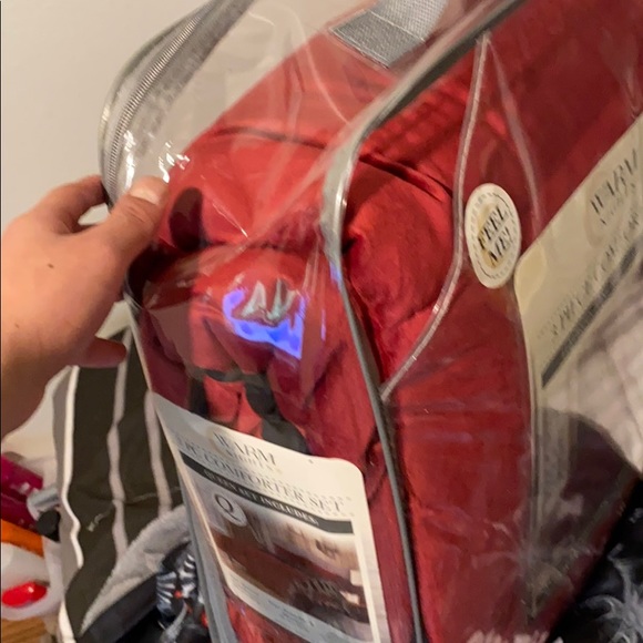 3 pc comforter Set - Picture 2 of 5